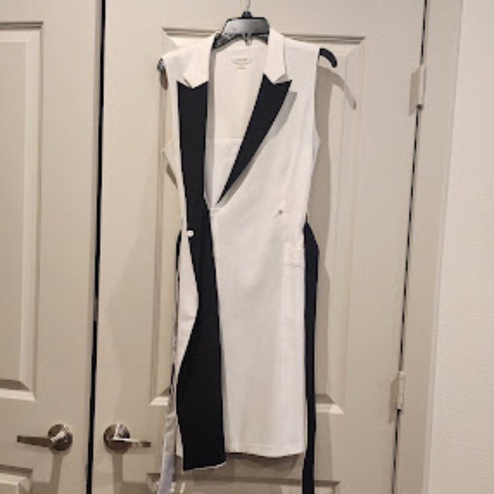 Calvin Klein dress white with black neck trim and black, white belt. Size 12 - Picture 3 of 8